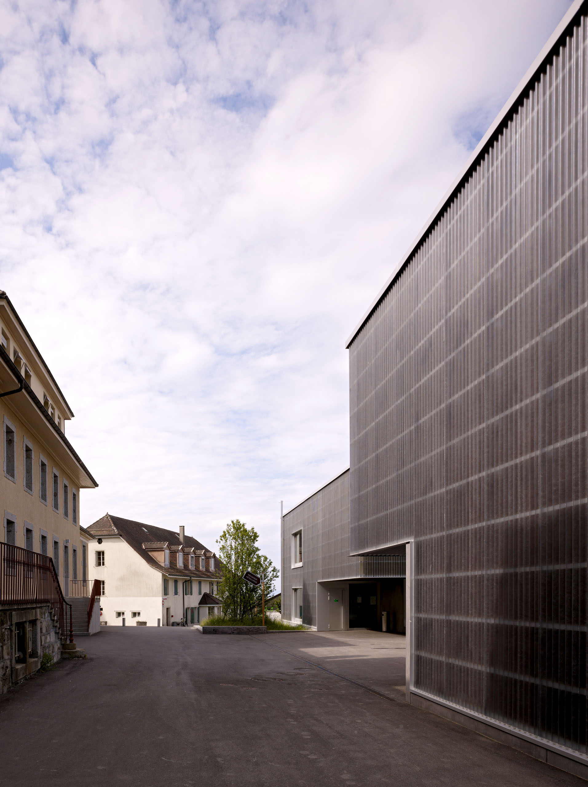 E09270 P45 028404 j2560